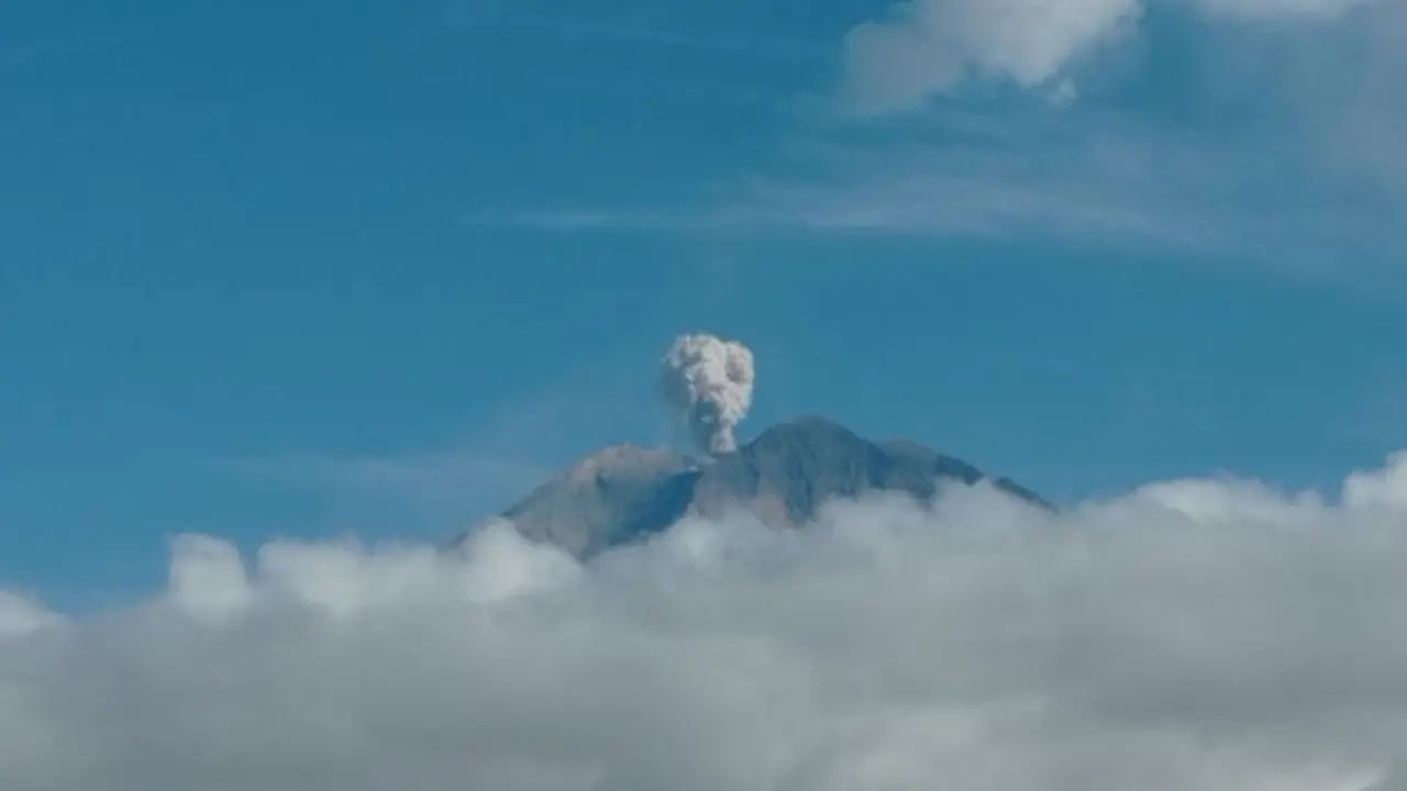 Gunung Semeru Erupsi