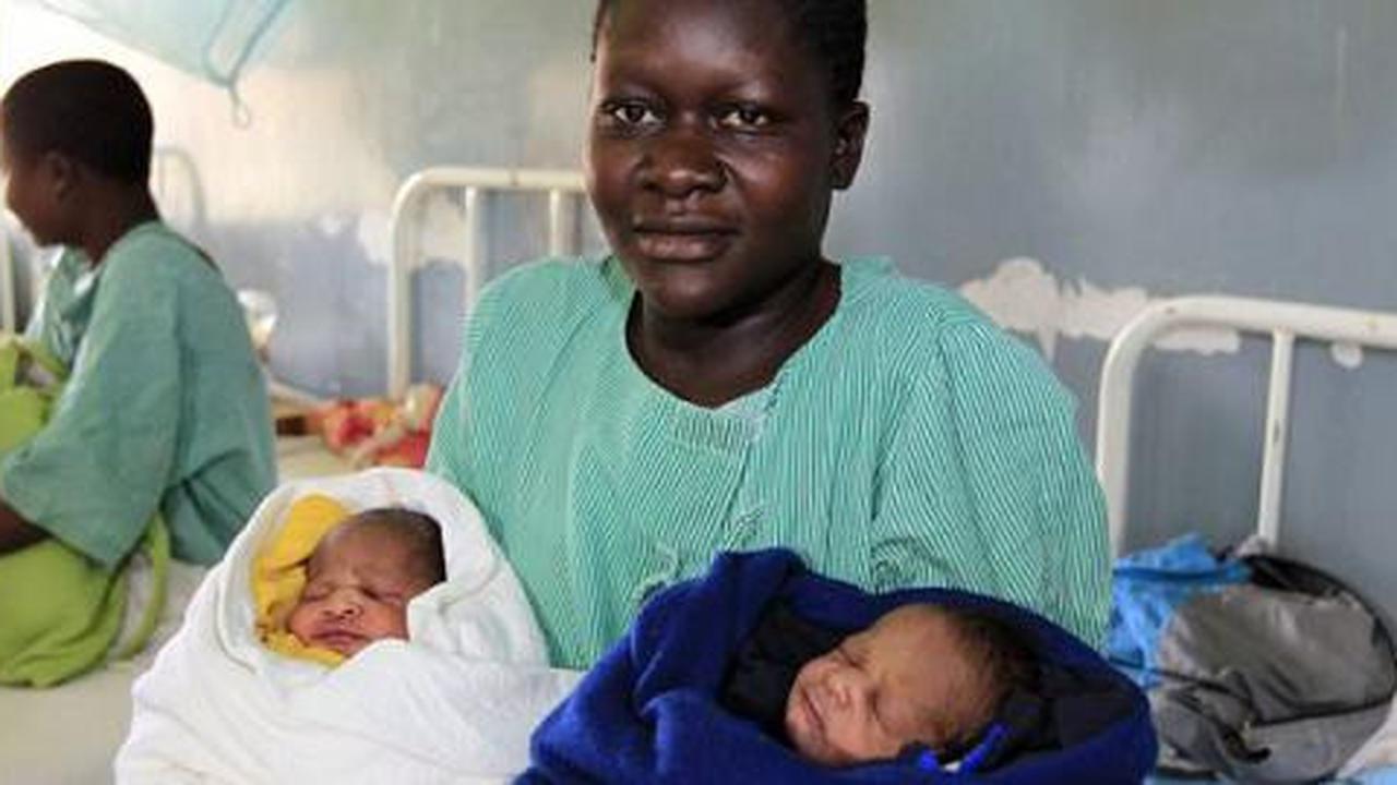 Bayi kembar asal Kenya diberi nama Obama dan Romney