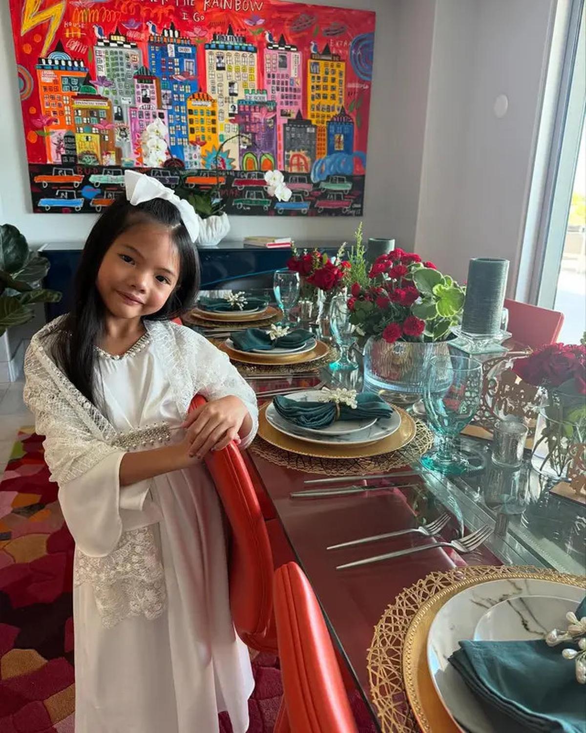 7 Potret Farah Quinn Buka Puasa di Paradise Valley, Bikin Es Teler di AS