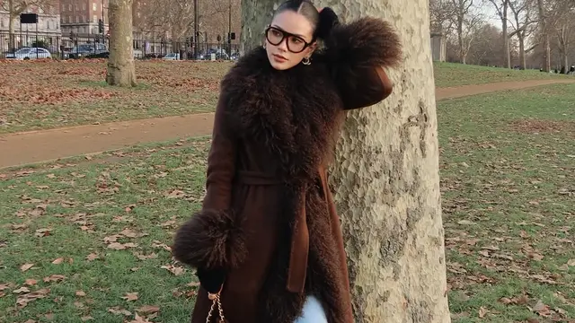 Potret Bumil Stylish Alyssa Daguise Jadi Madam Chanel Saat Liburan di London