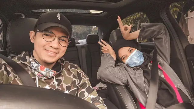 Irwansyah dan Zaskia Sungkar