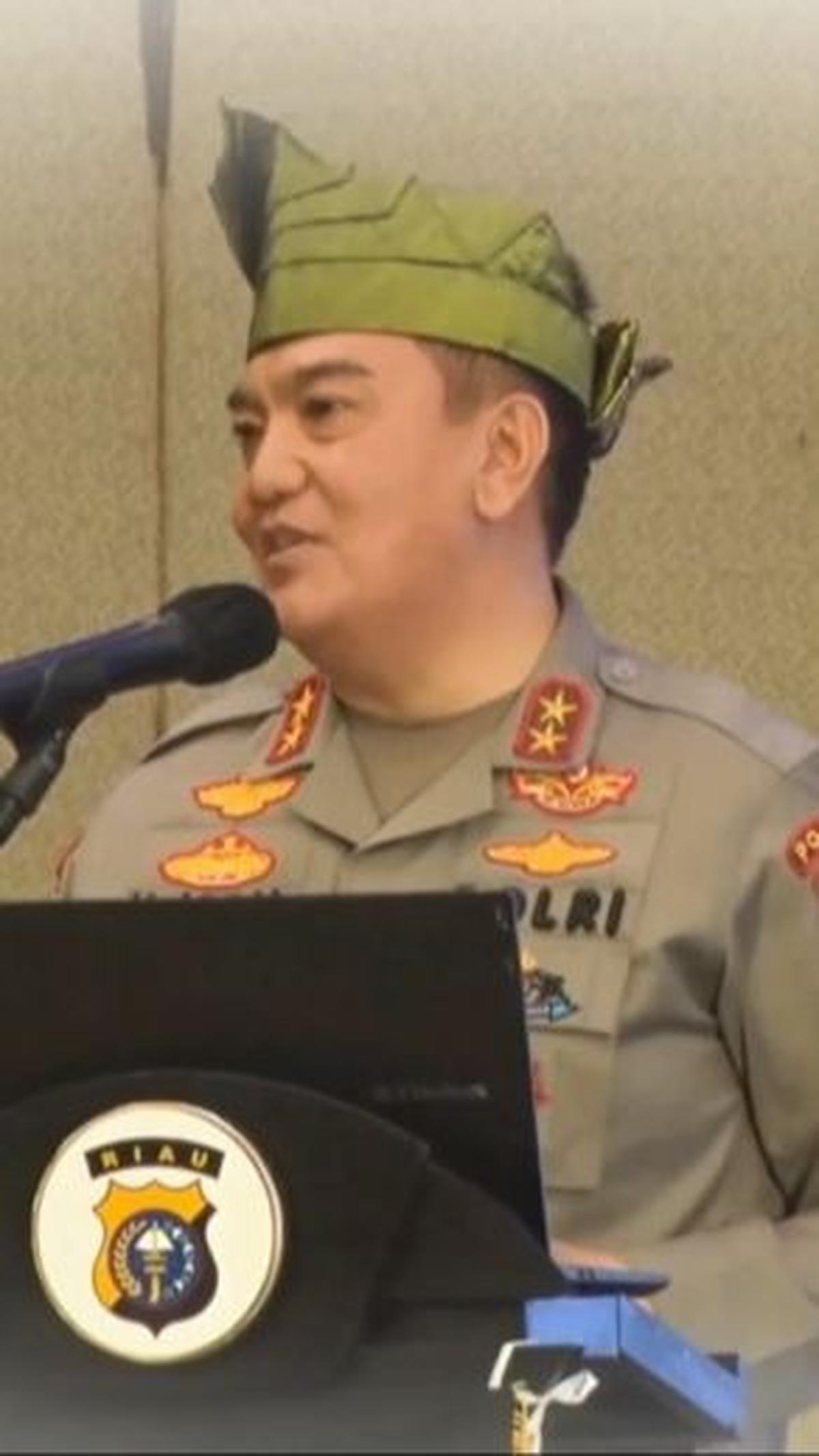 "Jadi kita tidak ada lagi polisi yang sok-sokan kita harus humanis, kita harus turun betul," kata Iqbal dikutip dari @polisi_indonesia (17/9).