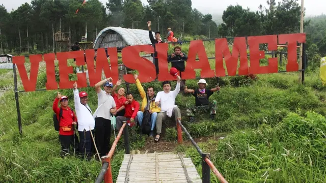 Pengelola mengandalkan view Slamet sebagai daya tarik utama yang tak bakal ditemui di tempat lain. (Foto: Liputan6.com/Dinhubkominfo PBG/Muhamad Ridlo)