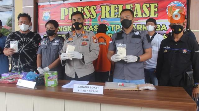 Konferensi Pers pengungkapan 1 Kg kokain di Polres Pinrang (Liputan6.com/Fauzan)