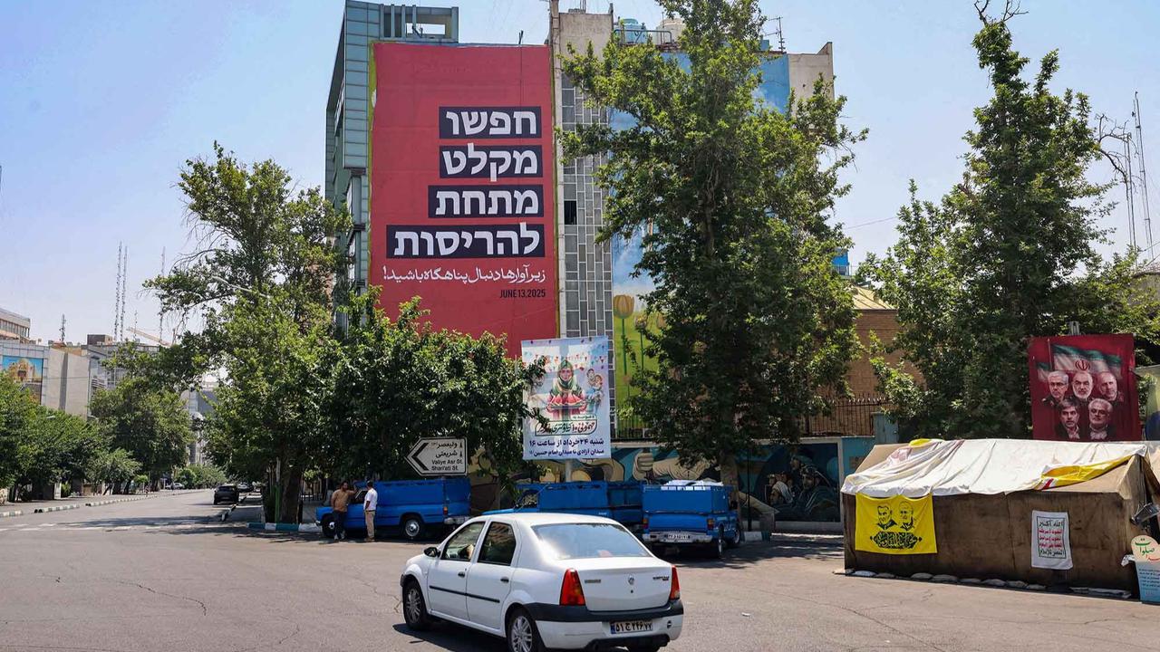 FOTO: Suasana Kota Teheran Iran Dihiasi Poster Anti-Israel