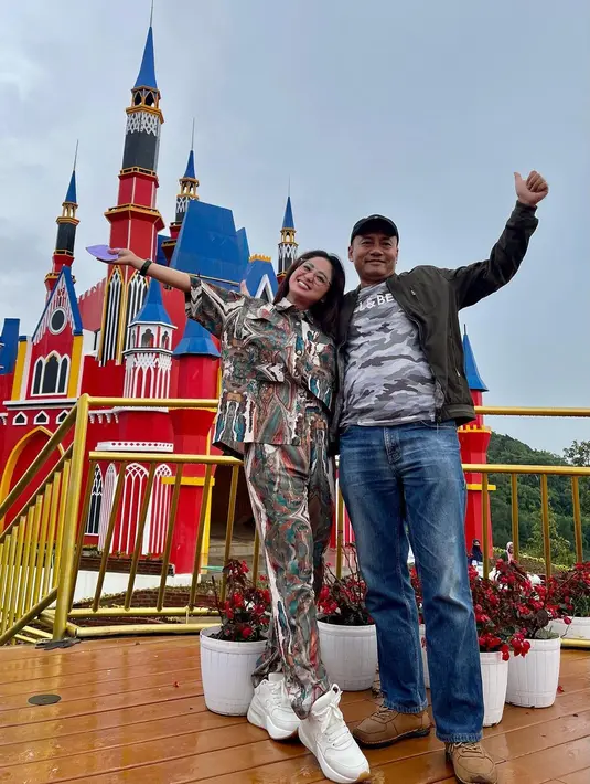 Dewi Perssik (Instagram/dewiperssikreal.new)