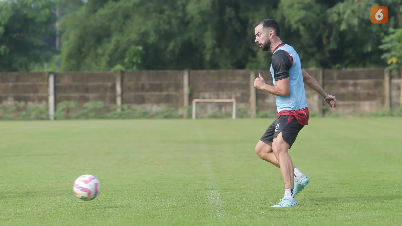 Foto: Penampakan Jordi Amat di Sesi Latihan Persija Jakarta