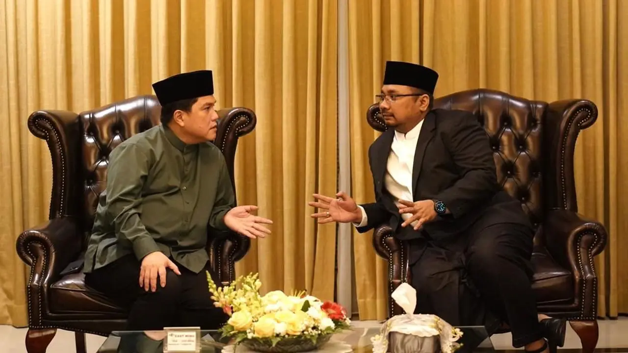 Menteri Badan Usaha Milik Negara (BUMN) Erick Thohir dan  Menteri Agama Yaqut Cholil Qoumas