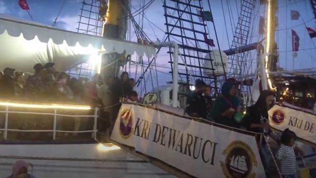 Pengunjung Festival Dermaga Semarang