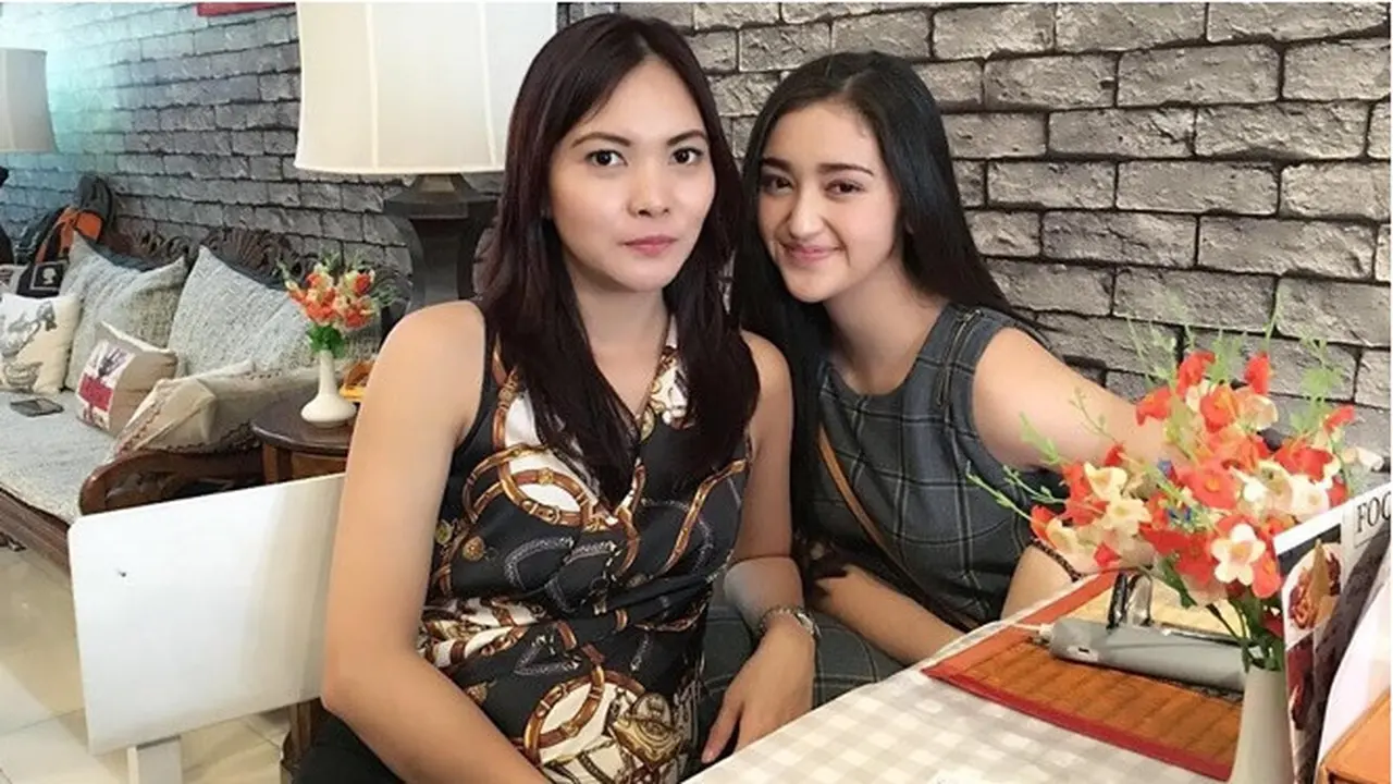 Bak Kakak Adik, Ini 6 Potret Kebersamaan Ranty Maria dan Ibunda