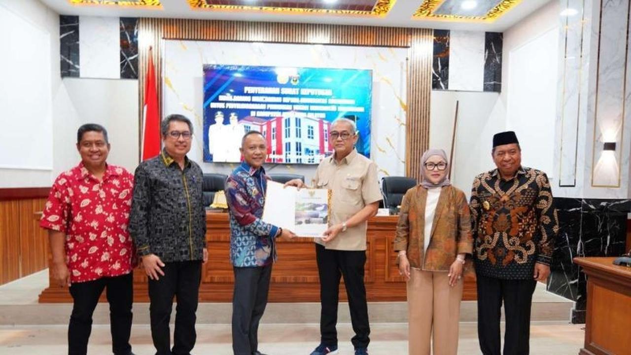 Pemkab Selayar dan Unhas Perkuat Komitmen Pendidikan Vokasi Selayar Unhas Melalui Hibah Aset