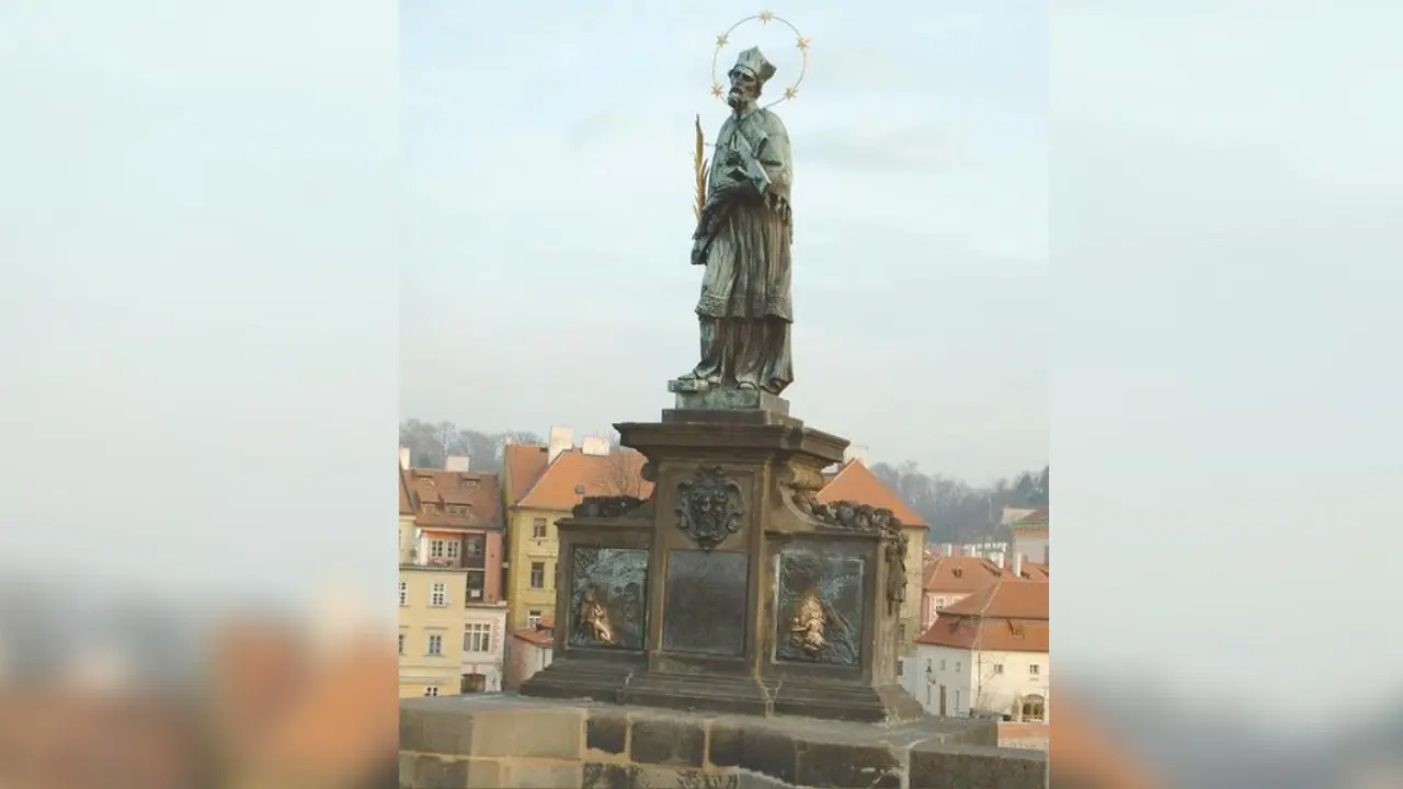 Patung St.Jhon of Nepomuk