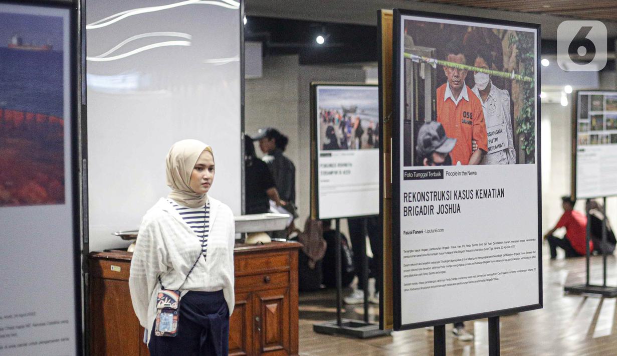 Acara ini juga dimeriahkan dengan pameran foto yang didukung sepenuhnya oleh Pemerintah Kota Surabaya. (Liputan6.com/Faizal Fanani)