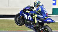 Pembalap Movistar Yamaha, Valentino Rossi pesimistis soal penampilannya di MotoGP 2018. (Tiziana FABI / AFP)