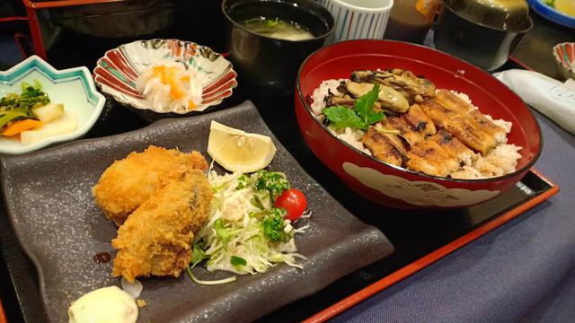 Makanan dengan lauk tiram goreng khas Hiroshima