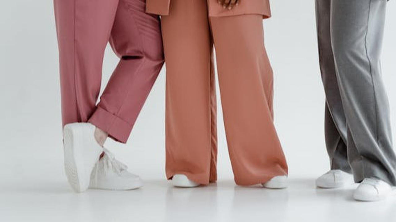 Rekomendasi Sepatu yang Cocok untuk Celana Wide-Leg, Bikin Penampilan Lebih Stylish dan Nyaman