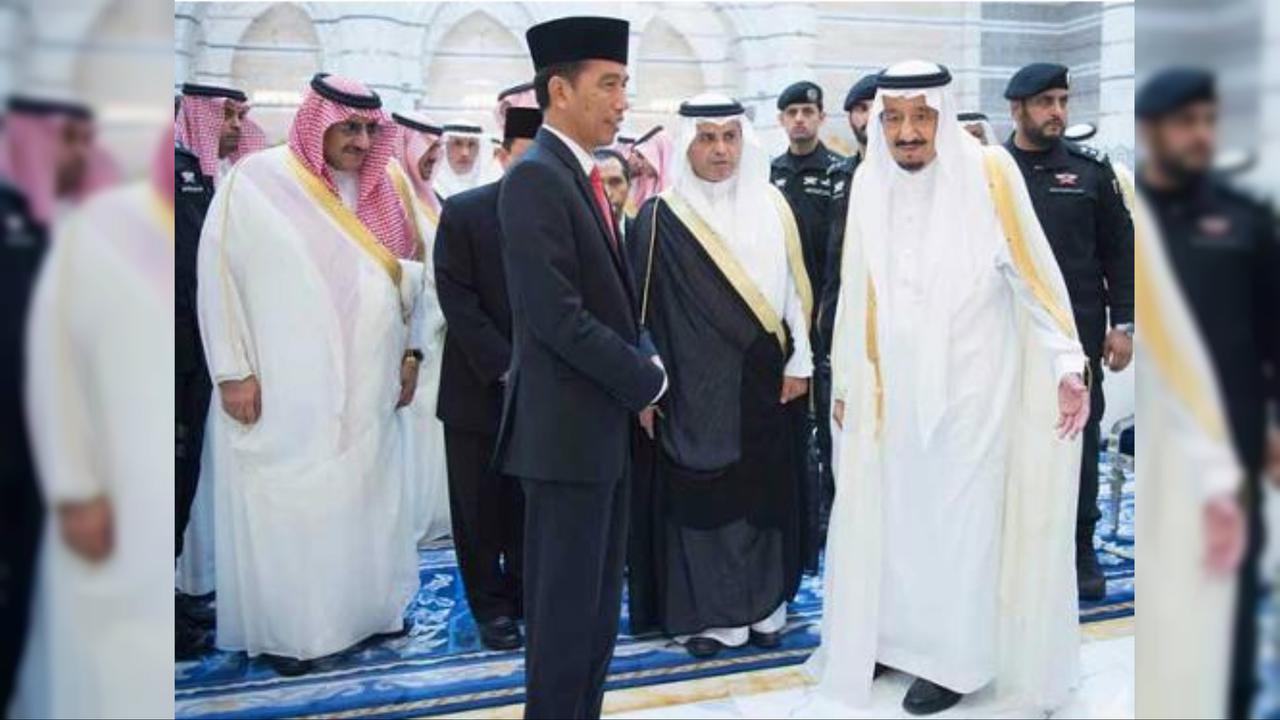 Jokowi bersama Raja Arab Saudi King Salman. 