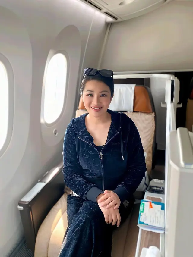 Lepas Rasa Rindu, Ini 7 Potret Fitri Carlina Susul Suami yang Jadi Pilot di Oman