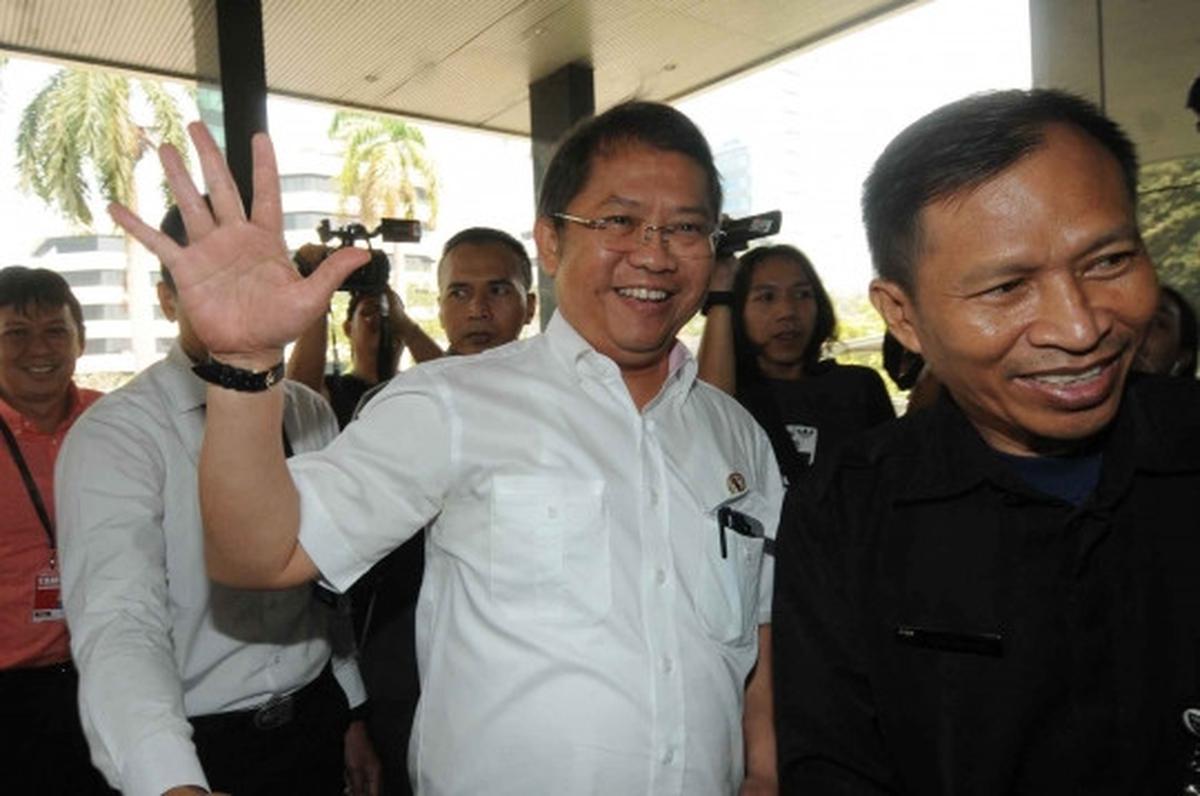 Berkemeja putih, Rudiantara sambangi KPK