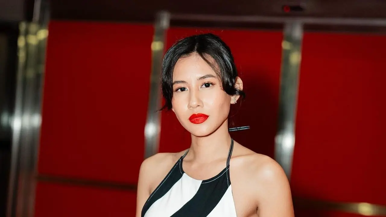 Potret Gaun mewah Shenina Cinnamon saat di Red Carpet