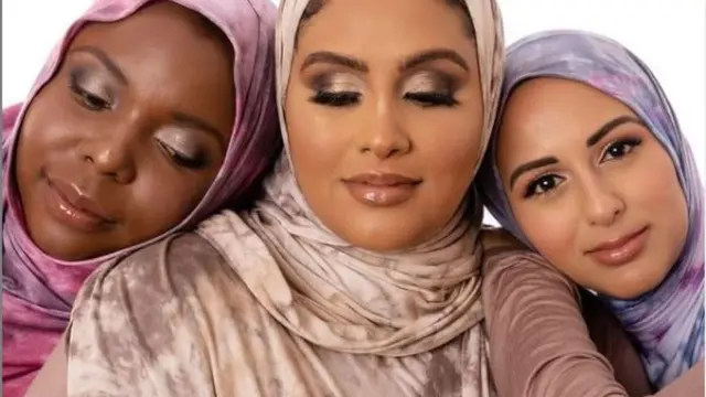 Pasutri Kanada Membuat Hijab Ramah Lingkungan