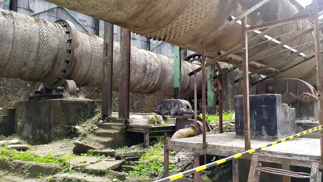 Menelusuri pabrik Indarung I di kawasan PT Semen Padang. Pabrik ini berdiri pada Maret 1910 dengan nama NV Nederlandsch Indische Portland Cement Maatschappij (NV NIPCM).