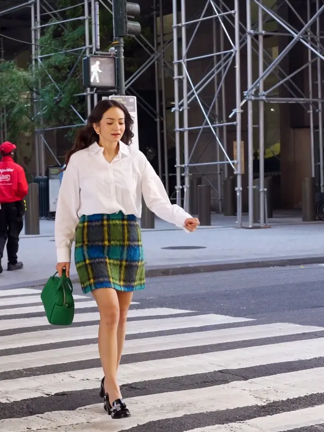 Kembali ke Amerika Serikat, 7 Potret Gaya Playful Enzy Storia dengan Koleksi Kate Spade