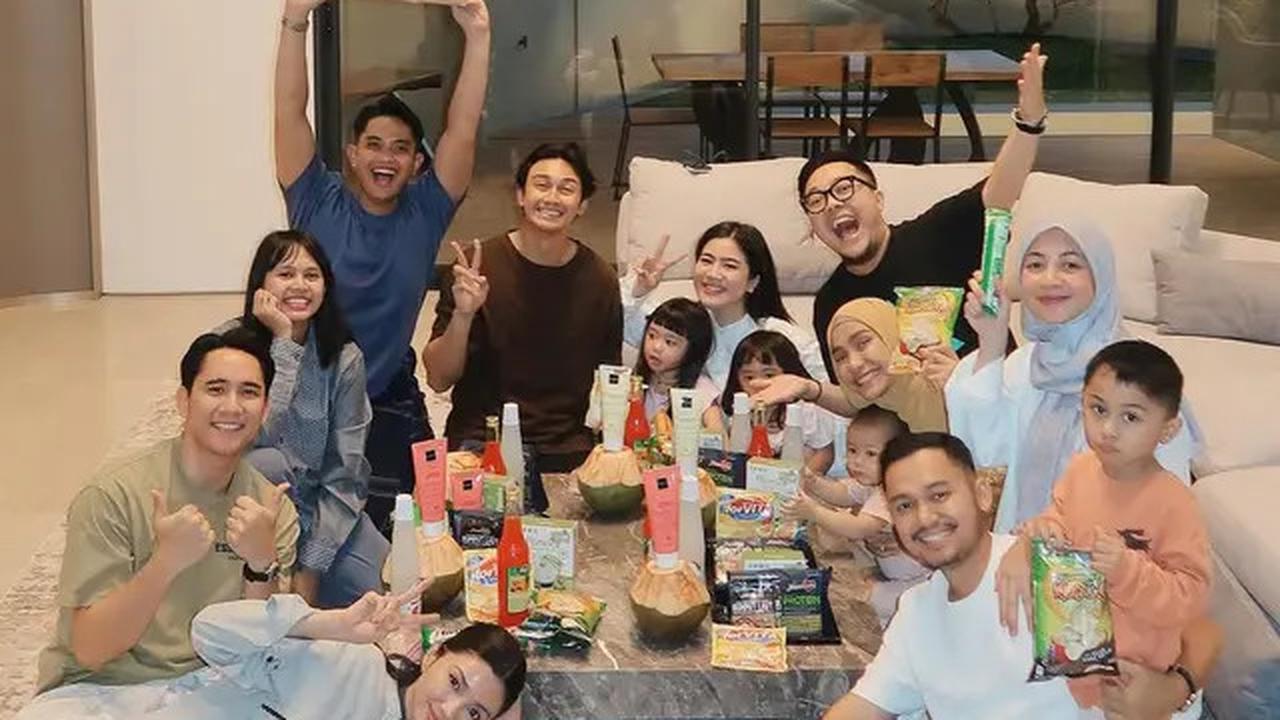 6 Potret Felicya Angelista Bukber Bareng Teman Muslim, Saling Menghargai Perbedaan