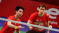 Ganda putra Indonesia Kevin Sanjaya Sukamuljo / Marcus Fernaldi Gideon saat menghadapi andalan Malaysia Aaron Chia / Soh Wooi Yik pada partai kedua perempat final Piala Thomas 2020 di Ceres Arena, Aarhus, Denmark, Jumat (15/10/2021). (foto: BWF-Limited A