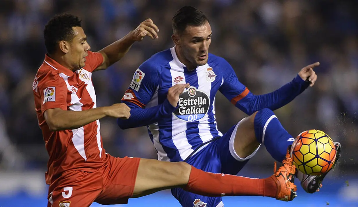 Ketertarikan Leicester terhadap penyerang asal Spanyol ini tak lain karena penampilan memukaunya sepanjang musim 2015/2016 dengan menorehkan 17 gol dan delapan assist dari 35 laga La Liga Spanyol. (AFP/Miguel Riopa)