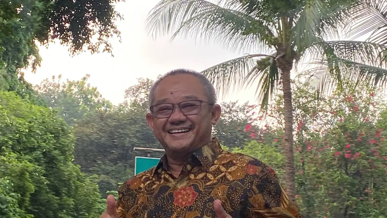 Sekretaris Umum PP Muhammadiyah Abdul Mu'ti hadir di Kertanegara saat Prabowo Subianto memanggil calon menteri di kabinet mendatang.