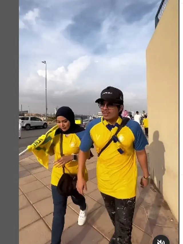 Atta Halilintar dan Aurel Hermansyah nonton aksi Cristiano Ronaldo berlaga bareng Al Nassr di Riyadh (Foto: Instagram attahalilintar)