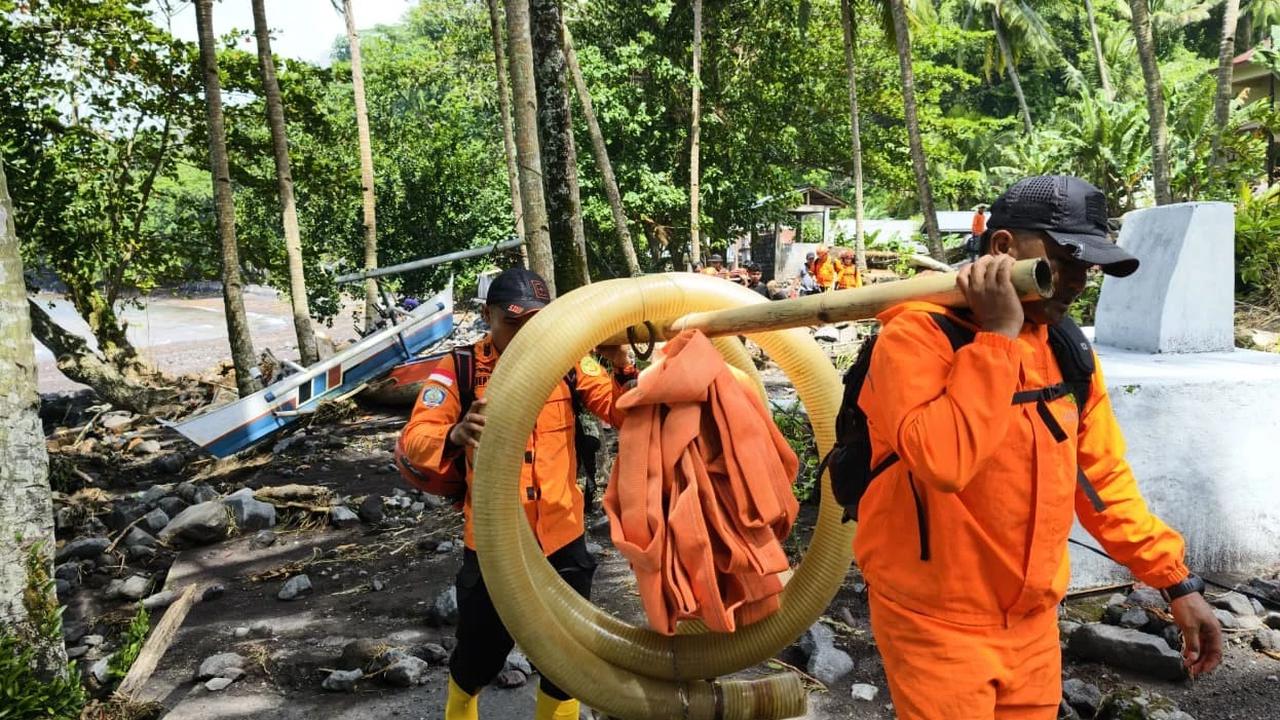 FOTO: Korban Banjir Bandang di Pulau Siau Bertambah Menjadi 15 Orang