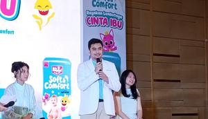 dr. Damar Prasetya Ajie Putra, Msc, Sp.A menjelaskan bahwa anak butuh sentuhan lembut dari orang tuanya selama 1000 hari pertama kehidupan. Hal ini karena sentuhan terbukti penting bagi perkembangan otak anak. (Foto: Rafa Dahayu Amandya/Liputan6.com)