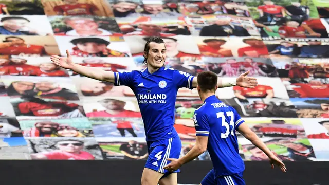 FOTO: Tumbang 1-2 dari Leicester City, Manchester United Relakan Tetangga Berpesta - Caglar Soyuncu