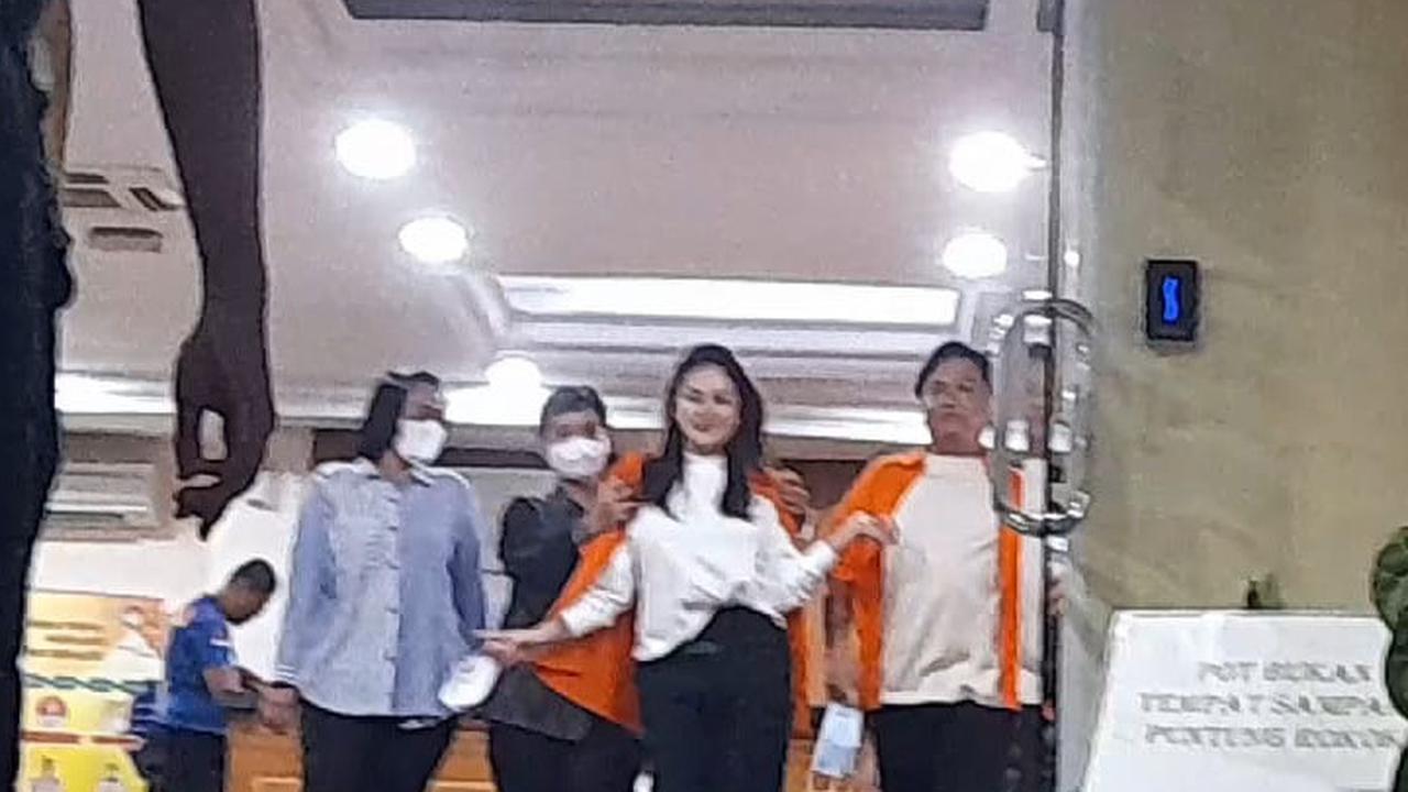 Nikita Mirzani Resmi Ditahan Kasus Pemerasan dan Pengancaman