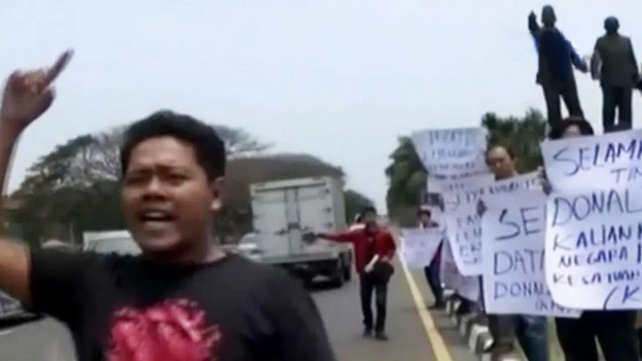 Kilas Indonesia: Ricuh Demo Mahasiswa Tuntut Ketua DPR Dicopot