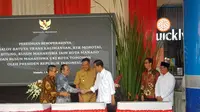 Wali Kota Max Lomban dampingi Presiden Joko Widodo resmikan Kawasan Ekonomi Khusus (KEK) di Bitung, Sulawesi Utara.