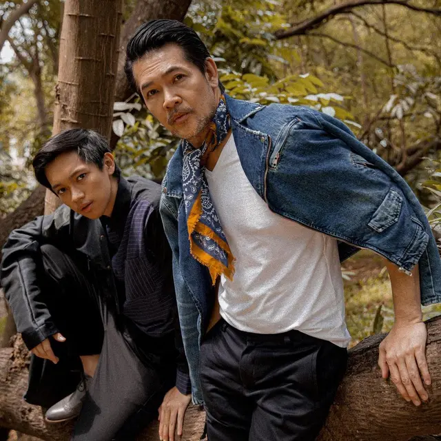 6 Potret Kebersamaan Ferry Salim dan Brandon Salim, Bak Kakak Adik