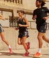 Dari siluet retro hingga desain ramping, tren sneakers terbaru menawarkan pilihan yang tetap sporty tanpa membuat penampilan terlihat terlalu atletis. (Foto/Dok: Adidas.com)