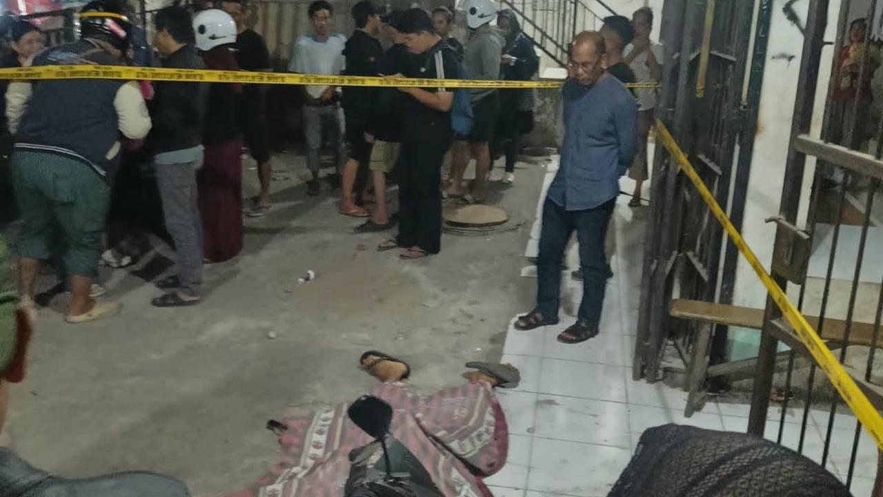Pria Tewas Bersimbah Darah Usai Ditikam Teman Indekos