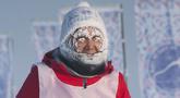 Seorang pelari ikut serta dalam maraton terdingin di dunia internasional pada suhu minus 53 derajat (-63,4 Fahrenheit) di dekat Oymyakon, republik Sakha, juga dikenal sebagai Yakutia, Timur Jauh Rusia, Sabtu, 22 Januari 2022. (AP/Ivan Nikiforov)