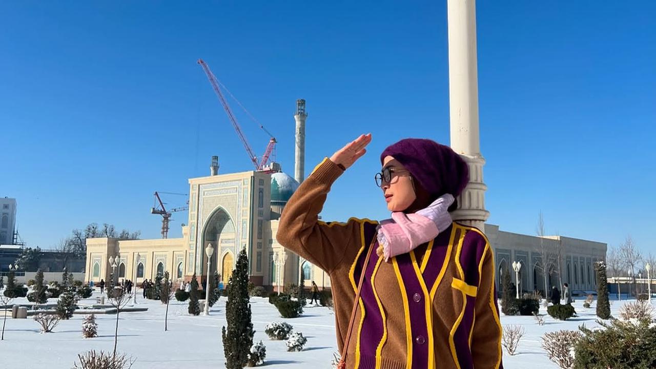 Gaya Hijab Desy Ratnasari di Berbagai Momen, Cantik dan Stylish