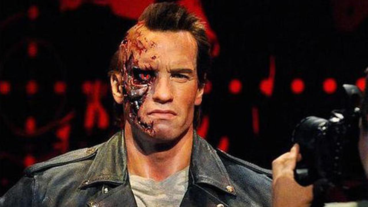 Patung Arnold Schwarzenegger ini bikin pengunjung ketakutan, kenapa?