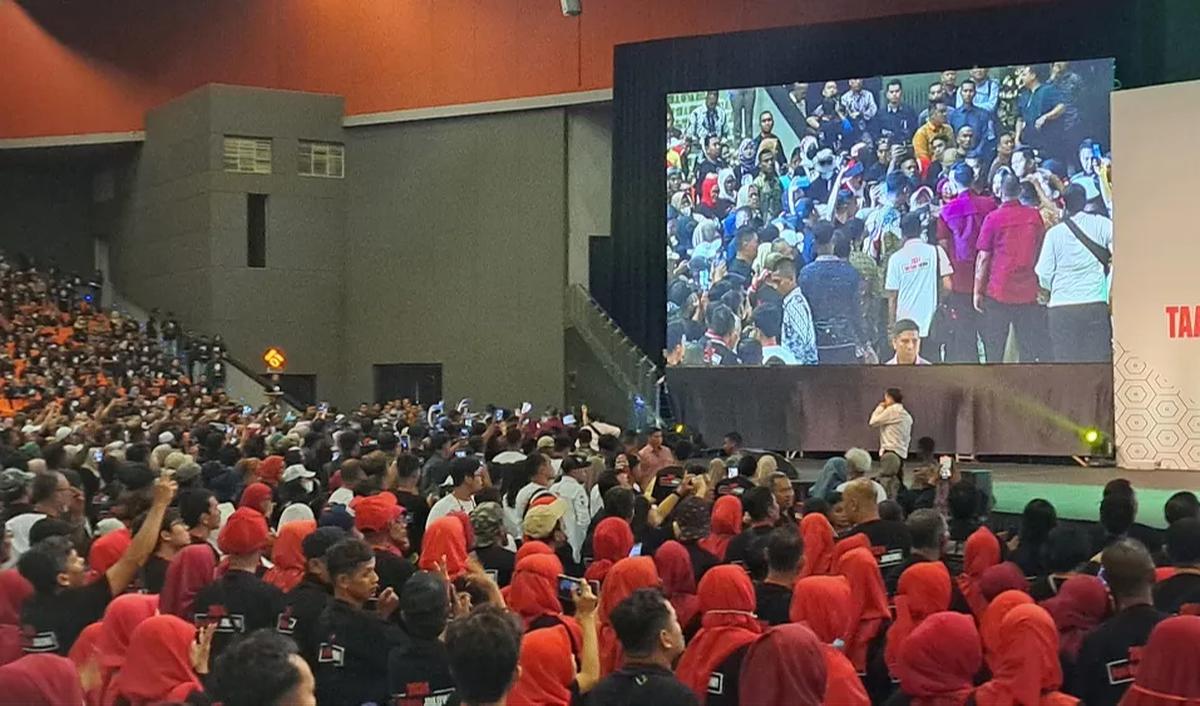 Jokowi mengatakan bahwa menjadi pemimpin yang betul harus berani mengambil risiko.<br>