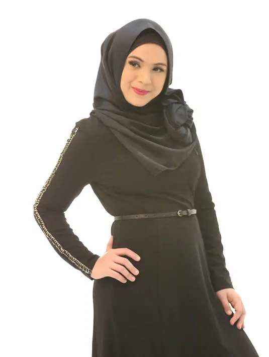 Sebagai seorang ibu dan pemeran, Nycta Gina terkadang cuek dengn berat badannya. Meski demikian, bukan berarti cuek tidak ingin menurunkan berat badannya.Ia mengaku masih kurang sembilan kilogram lagi mencapai bentuk ideal tubuhnya.  (Bambang E. Ros/Binta