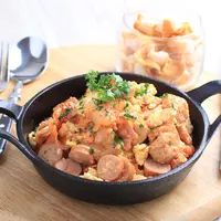 Ilustrasi seblak sosis./Copyright shutterstock.com/id/g/IkaRahma