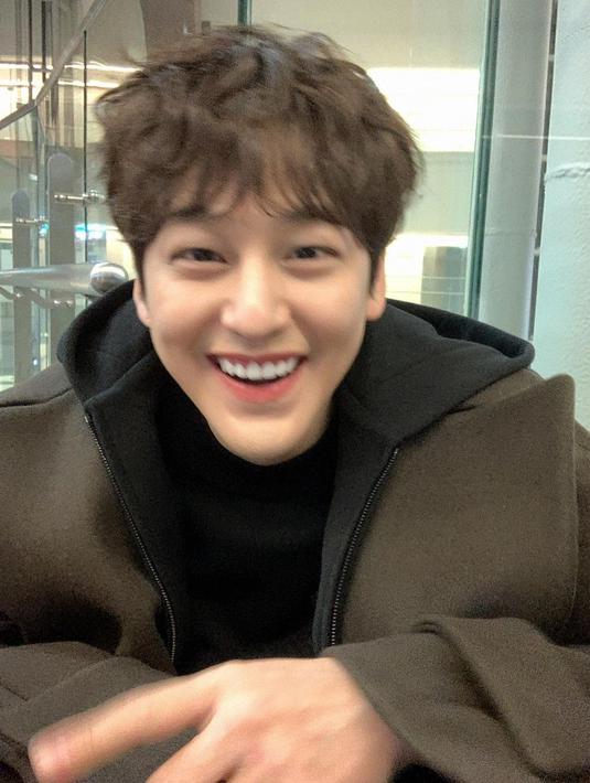 Kim Bum merupakan seorang aktor yang memiliki senyum yang manis dan mampu melehkan hati penggemarnya. (FOTO: instagram.com/k.kbeom)