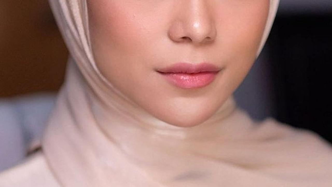 Momen Lesti Kejora Cium Tangan Bertemu Istri Mantan Panglima TNI, Dipuji Putra Sang Jenderal