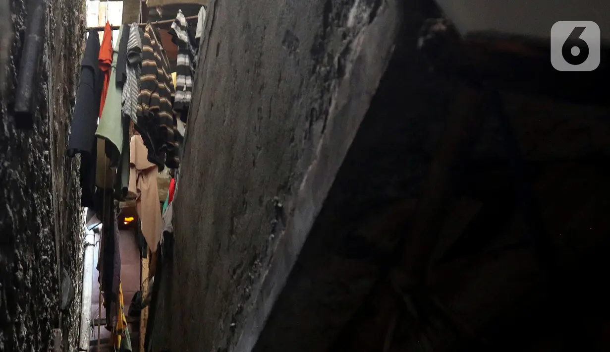 Merujuk hasil riset Lembaga Penyelidikan Ekonomi dan Masyarakat Fakultas Ekonomi dan Bisnis Universitas Indonesia (LPEM FEB UI) bahwa persentase kepemilikan rumah di Jakarta hanya sebesar 56,6 persen dan yang terendah dari seluruh provinsi di Indonesia. (Liputan6.com/Herman Zakharia)